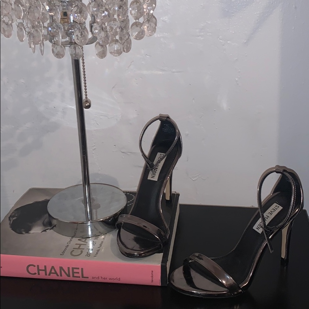 Steve Madden Pewter Heels